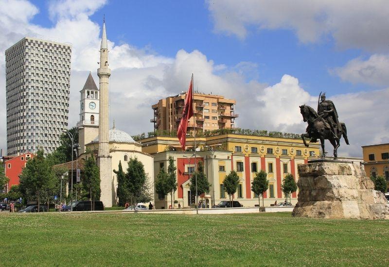 Площадь Скандербега в Тиране