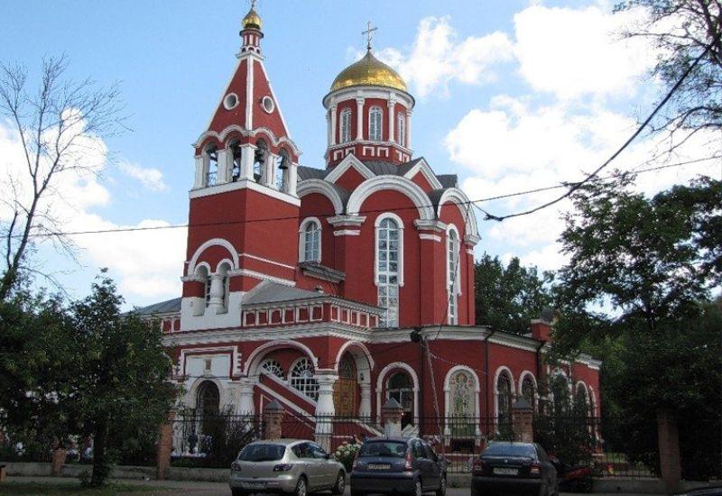 Петровский парк Храм Благовещения Пресвятой Богородицы