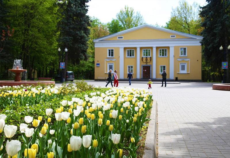 Здание дирекции Измайловского парка Москва